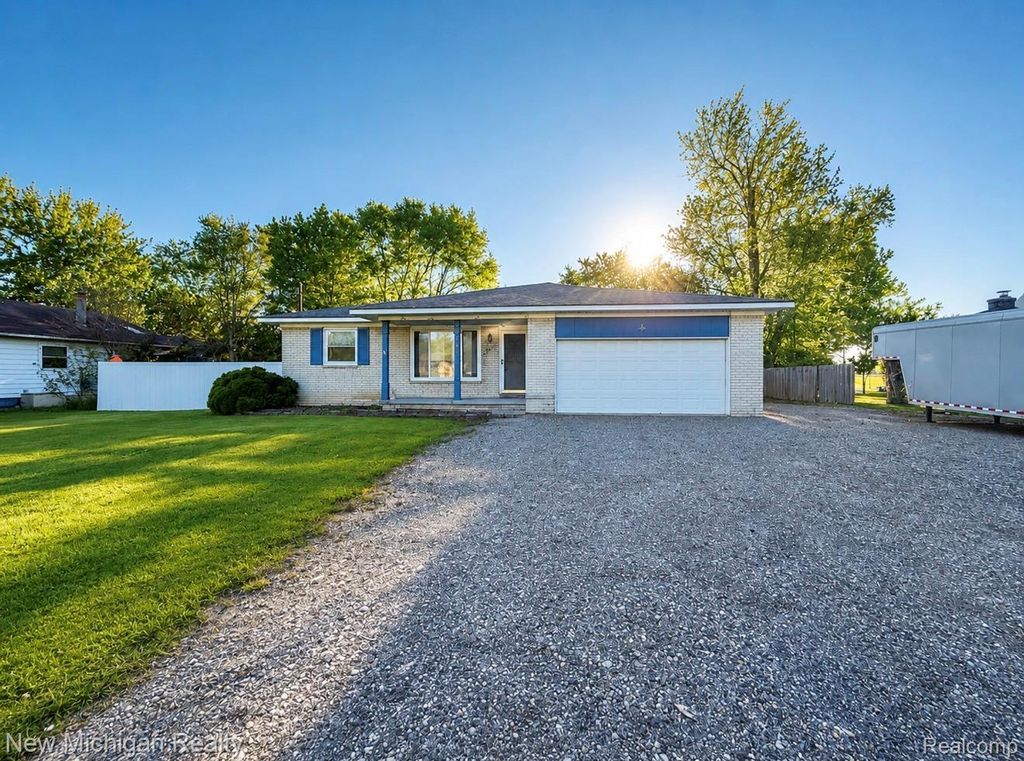 5288 Torrey Road, Mundy township