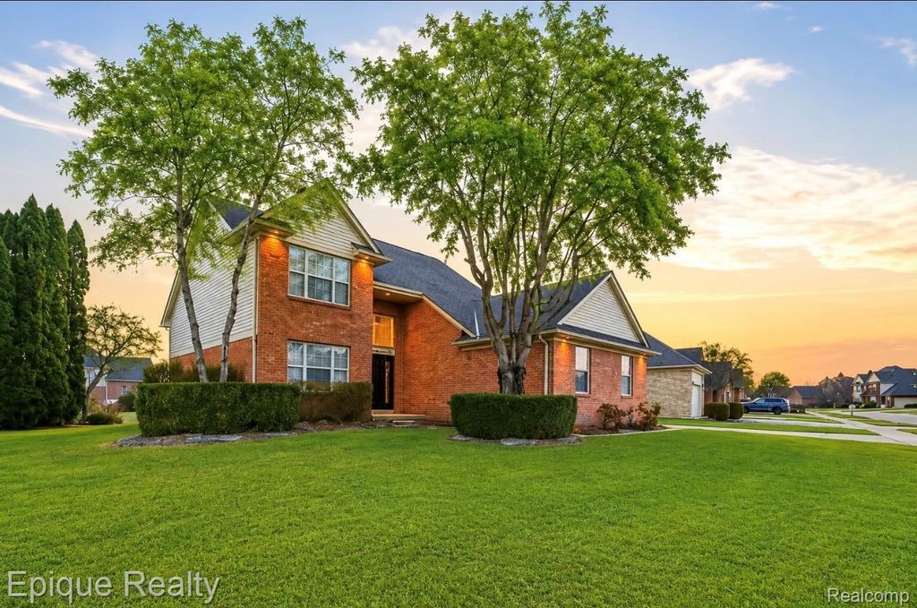 21370 Carlton Drive, Macomb township