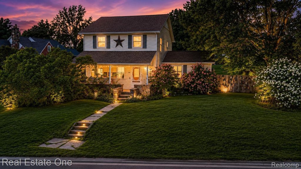 206 Broadway, Springfield charter township