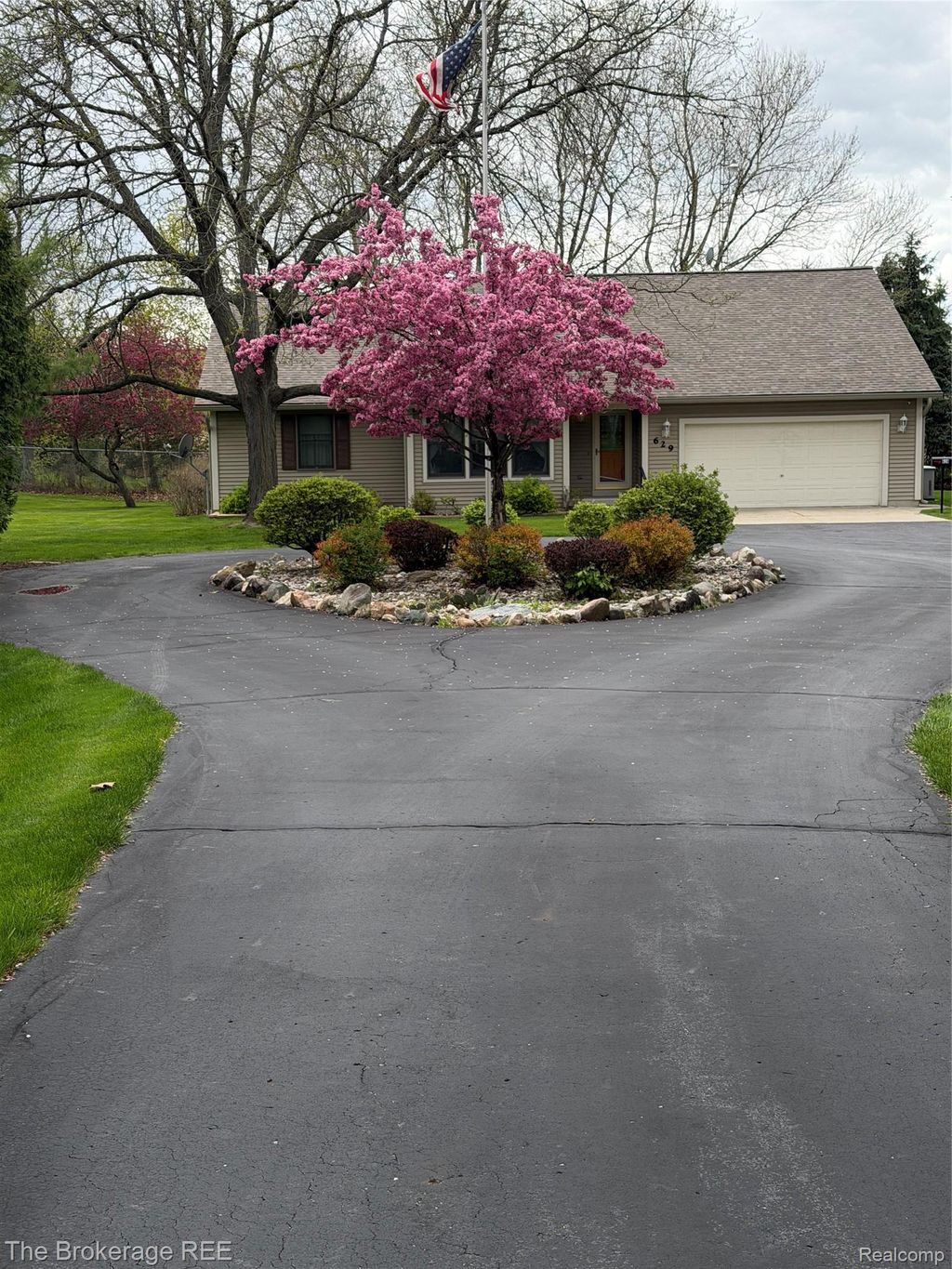 629 N Lapeer Street N, Davison city