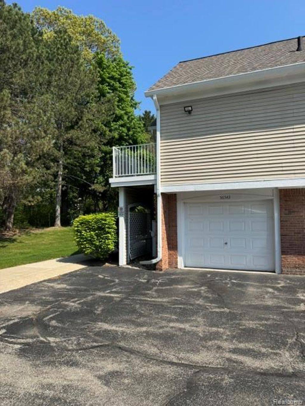 56543 Scotland Boulevard, Utica