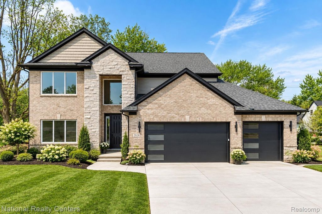 2828 S Livernois Road, Rochester Hills