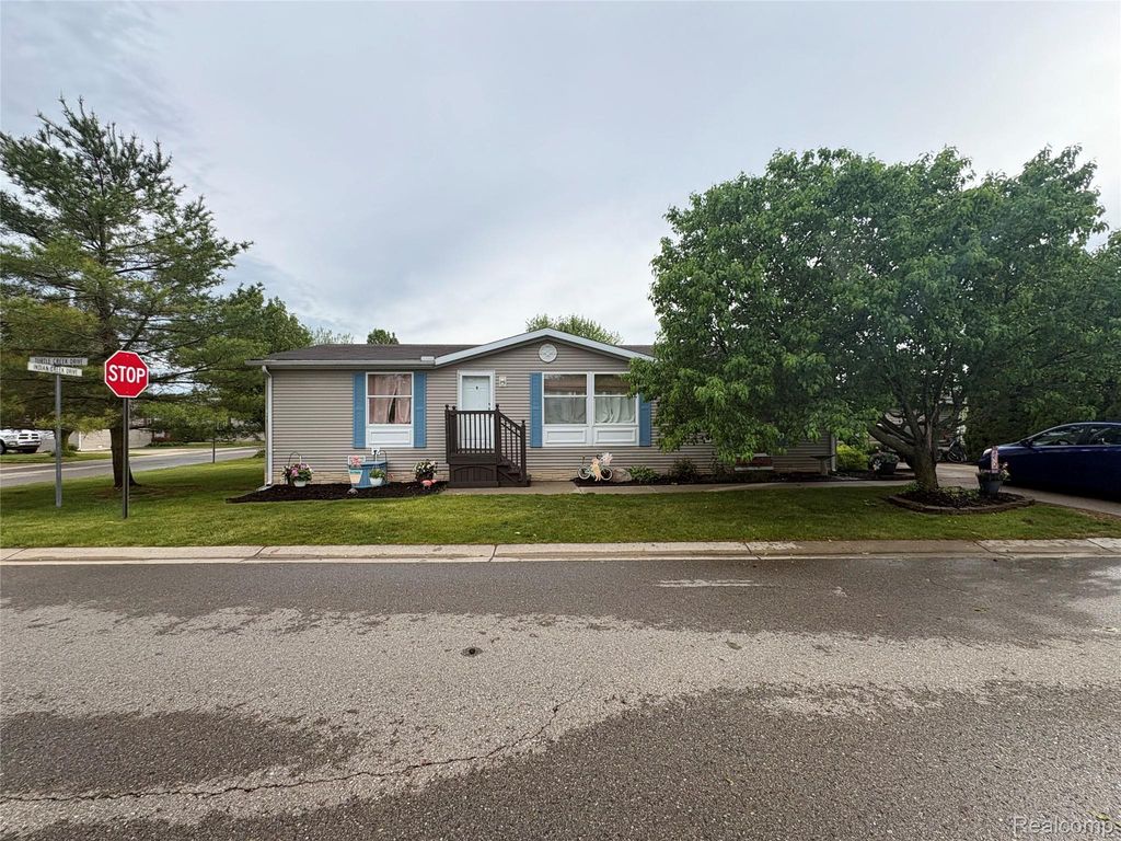 4729 Turtle Creek Drive, Howell township