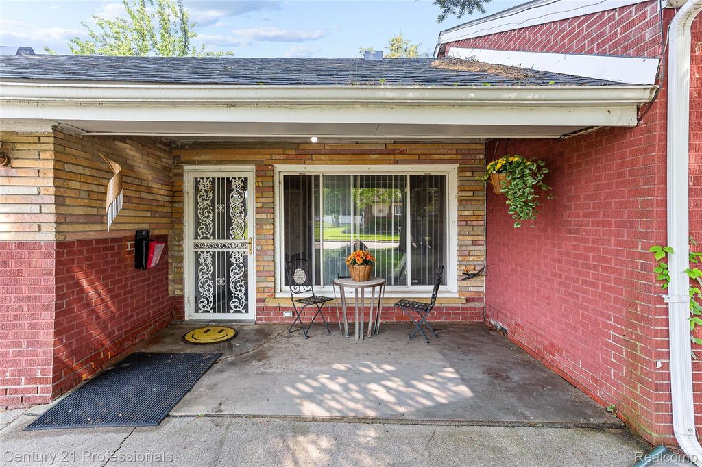 3231 Spruce Street, Inkster city