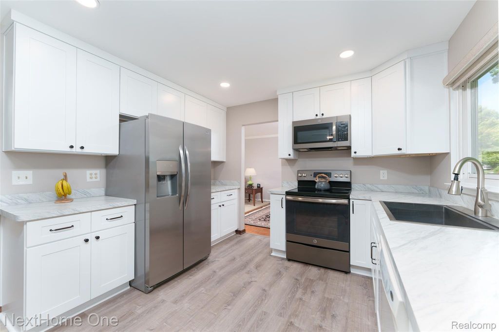 6448 Grand Circle Drive, Genoa township