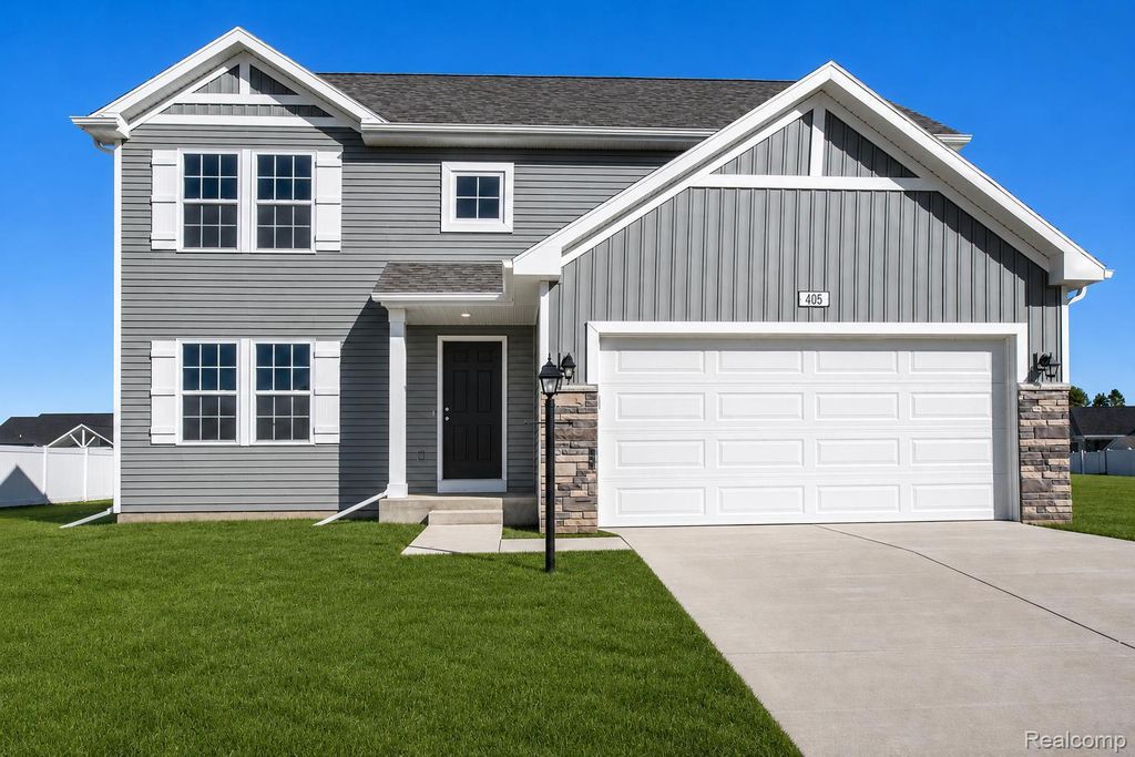 6090 Cousins Drive, Mundy township