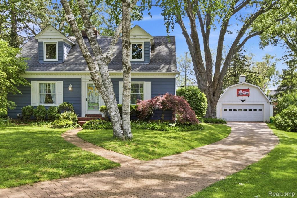85 Hill Circle Drive, Waterford charter township