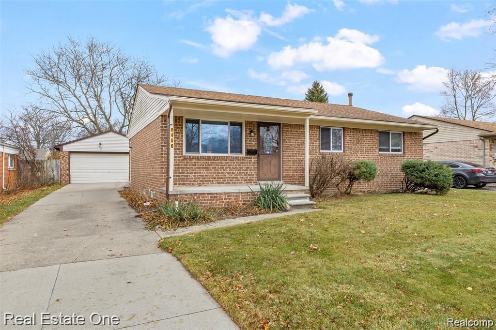8456 Robindale Avenue, Dearborn Heights city