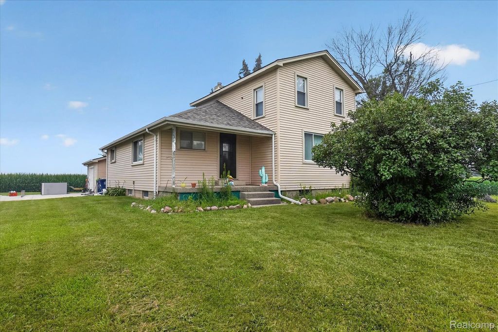 5660 Tittabawassee Road, Kochville township