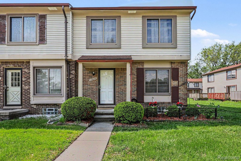 17010 Kingsbrooke Drive, Clinton Township