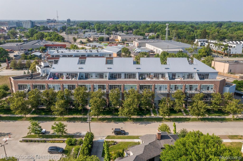 333 E Parent Avenue 41, Royal Oak