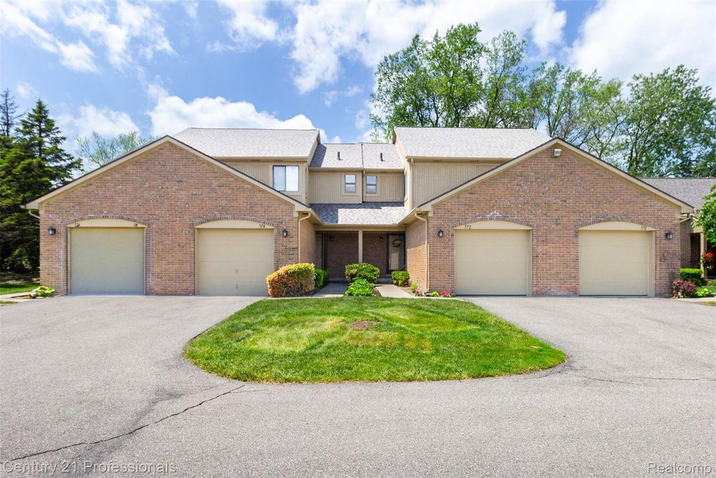 574 Tennyson, Rochester Hills city