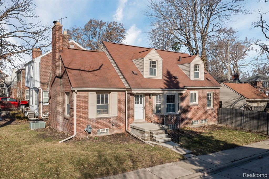 20701 Toles Lane, Grosse Pointe Woods city