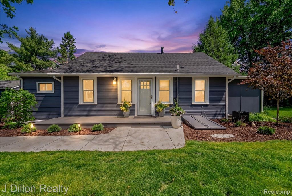 11320 Eastside Drive, Plymouth charter township