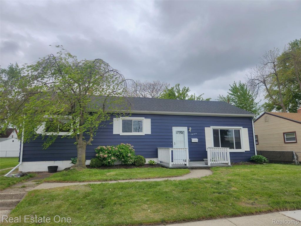 1574 E Woodruff Avenue, Hazel Park city