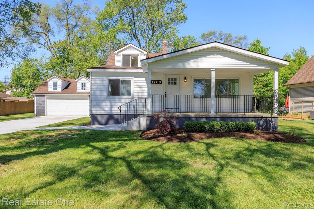 3200 Hessel Avenue, Rochester Hills city