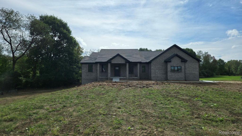 2265 Equestrian Trail Drive, Metamora