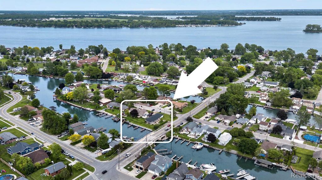 29886 Pointe Drive, Rockwood