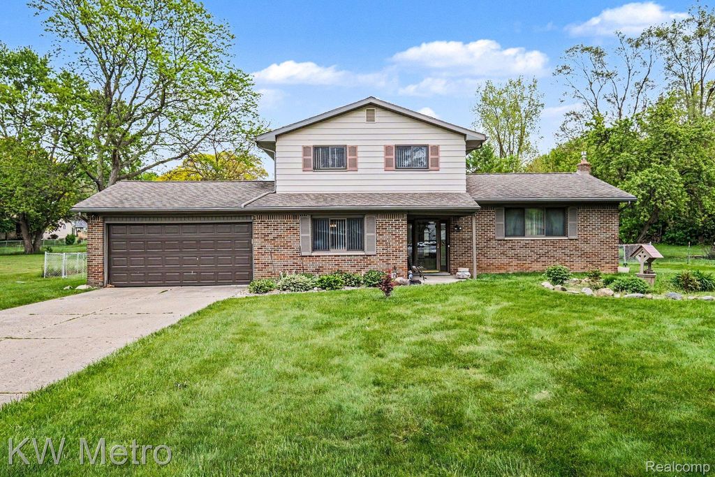 1148 Carter Drive, Flint charter township