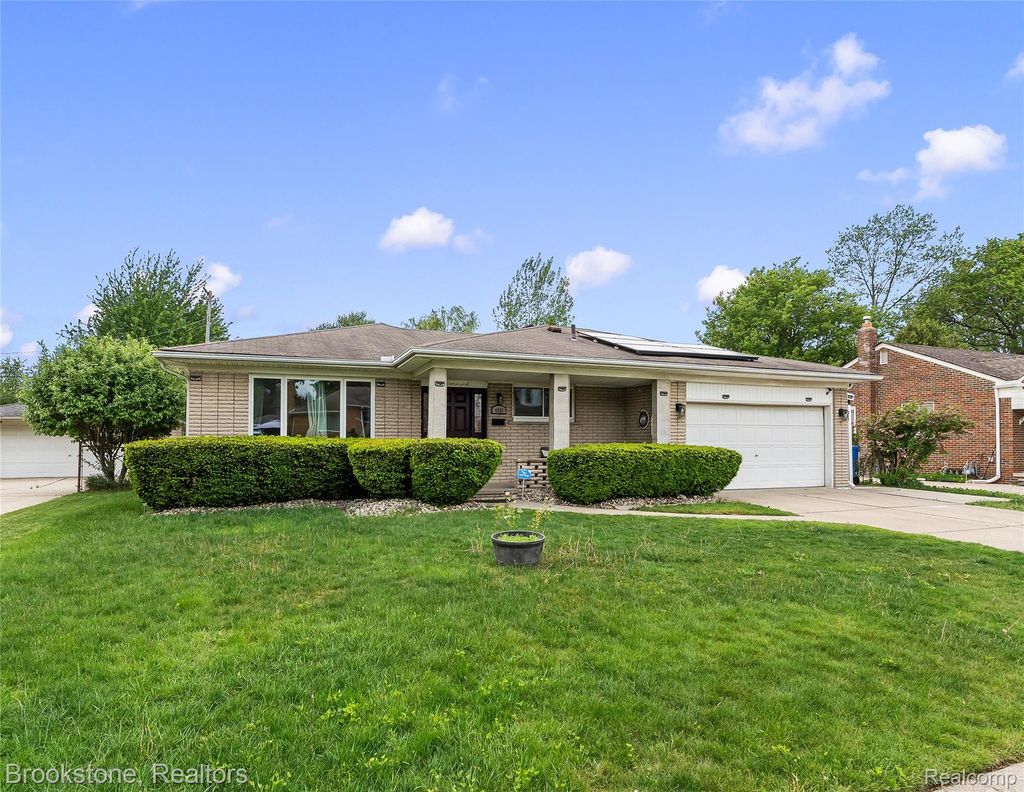 6921 Robindale Avenue, Dearborn Heights city