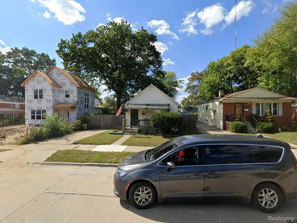 21385 Garden Lane, Royal Oak charter township