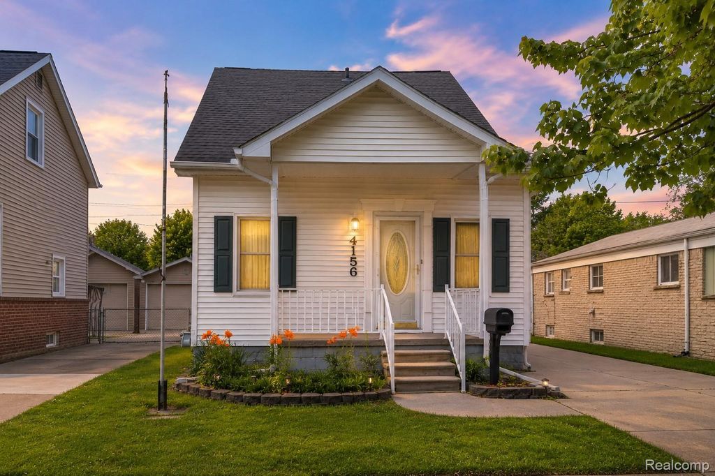 4156 Burns Avenue, Lincoln Park city