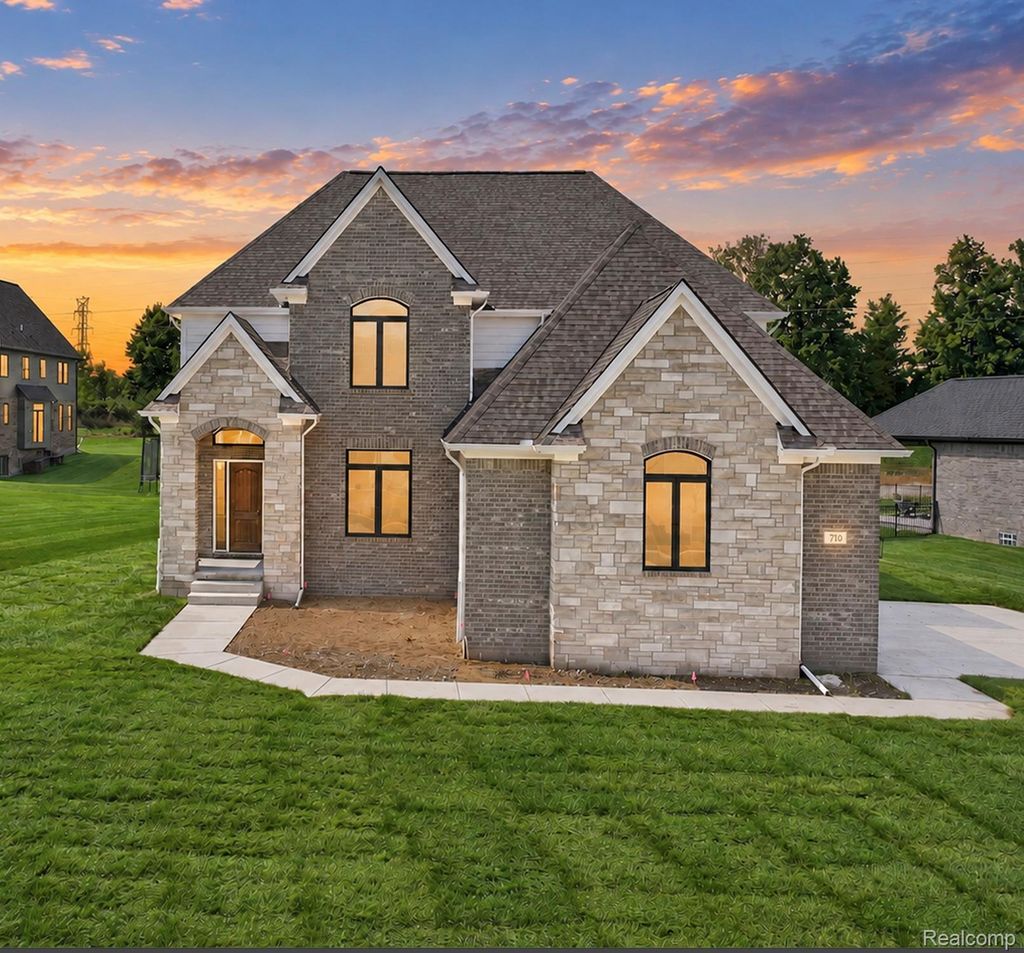 710 Marlayna Drive, Oxford