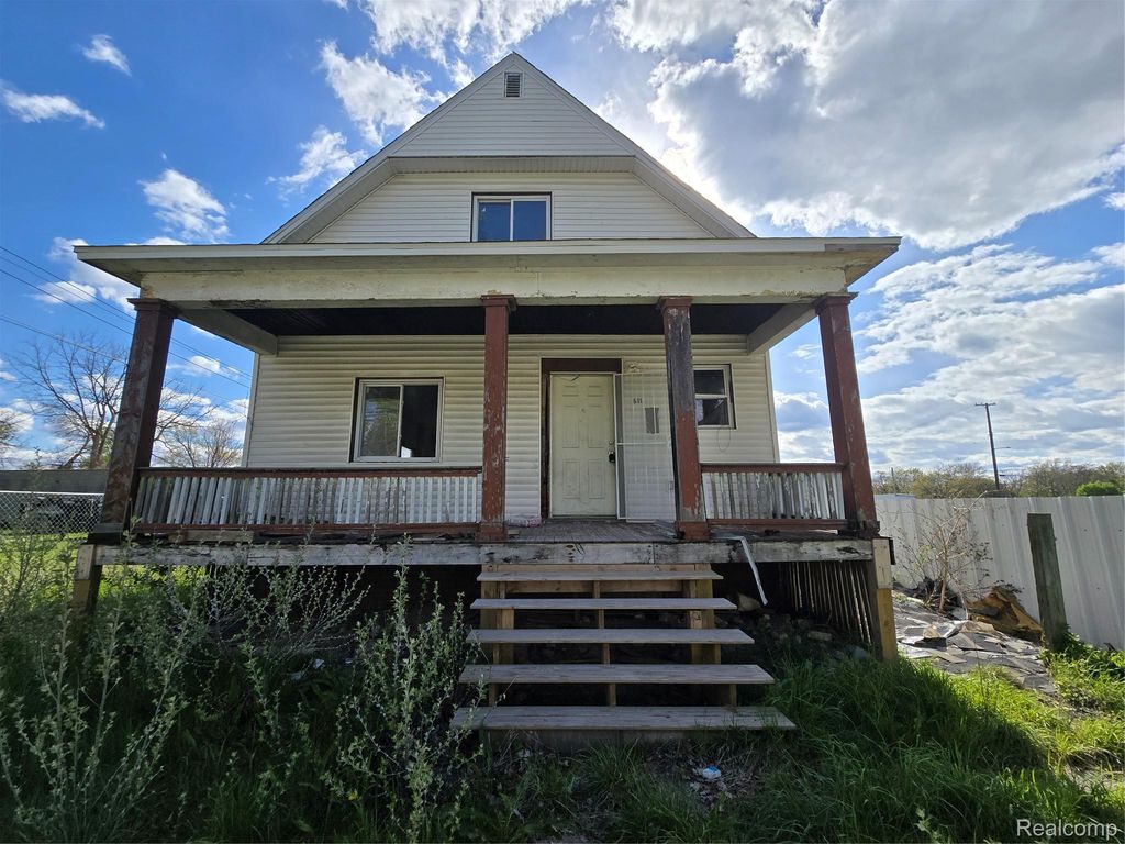 611 S 4th Avenue, Saginaw city