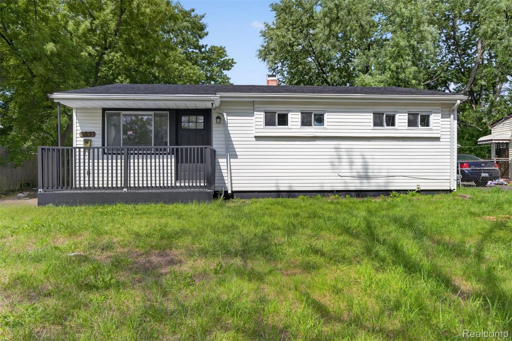 6193 Natchez Drive, Mt. Morris township