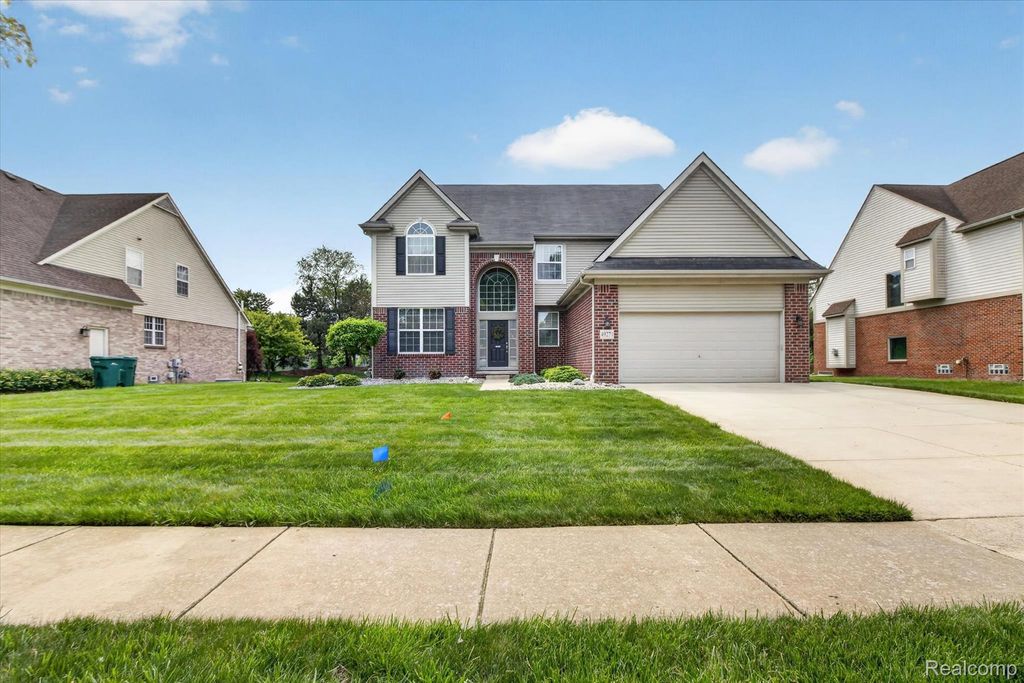 49271 Laguna Drive, Van Buren charter township