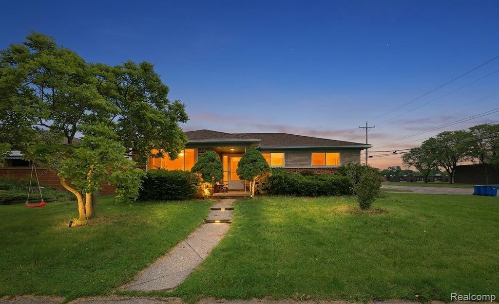 29108 Dover Avenue, Warren city