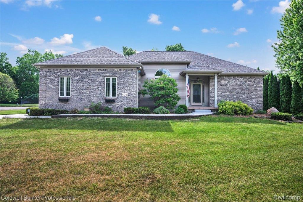 604 Carriage Way, Davison city