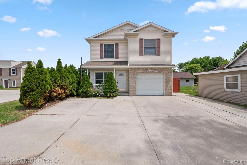 2018 John R Road, Troy city