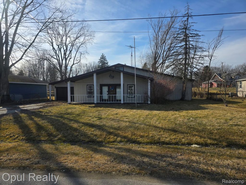 5402 Orchard Drive, East China township