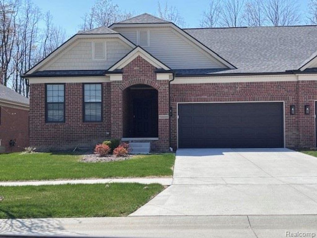 55933 Oak Pointe Drive, Shelby charter township