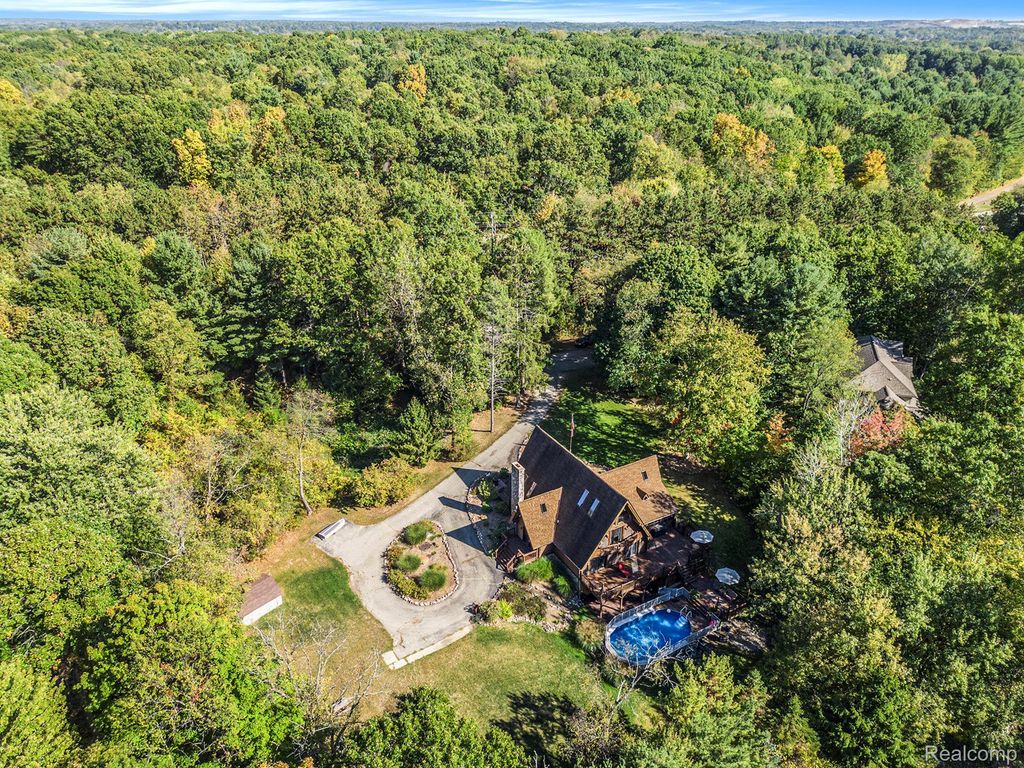 1366 S Baldwin Road, Orion charter township