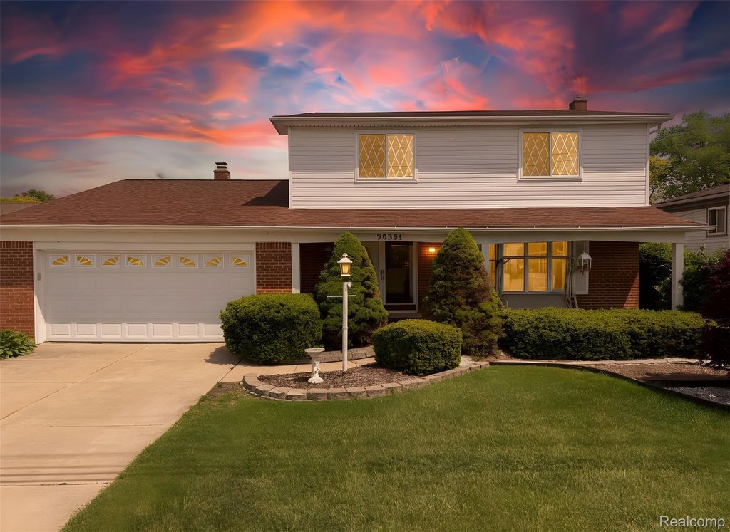 29531 N Seaway Court, Harrison charter township