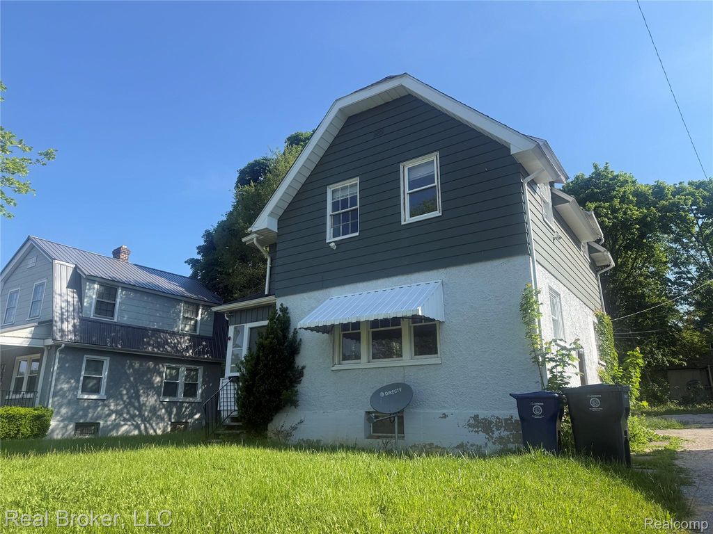 958 N Chevrolet Avenue, Flint city