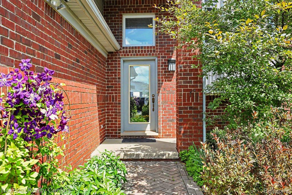 10368 Saint John Drive, Algonac city