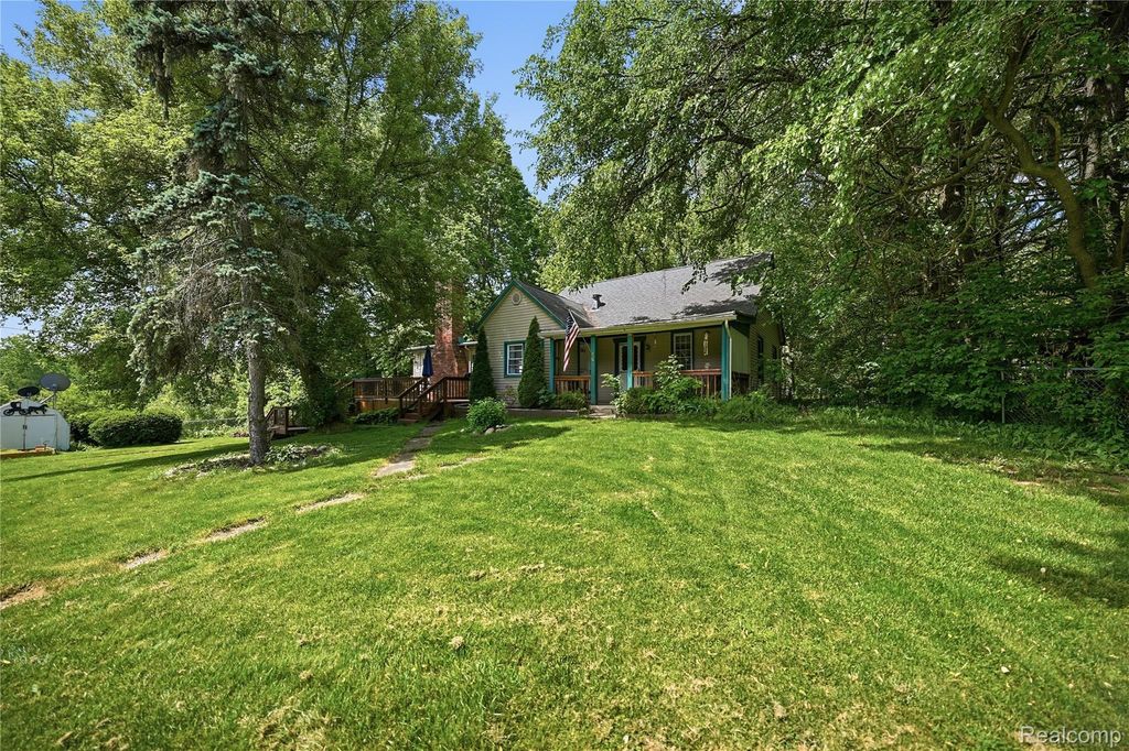 6790 Weyer Road, Imlay City city