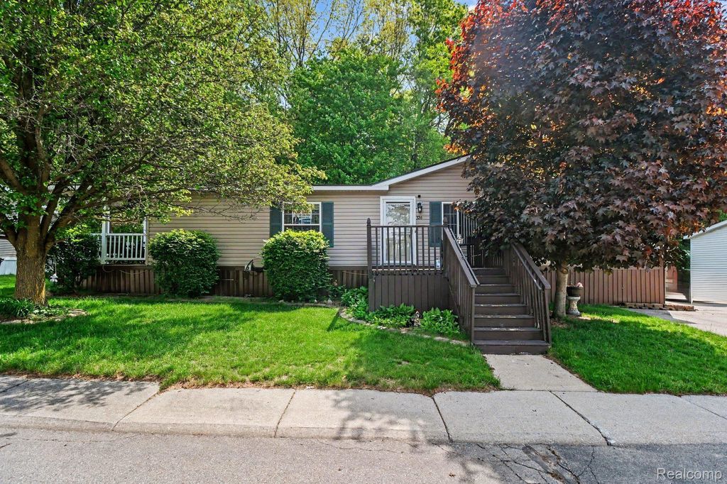 326 Basket Br, Oxford charter township