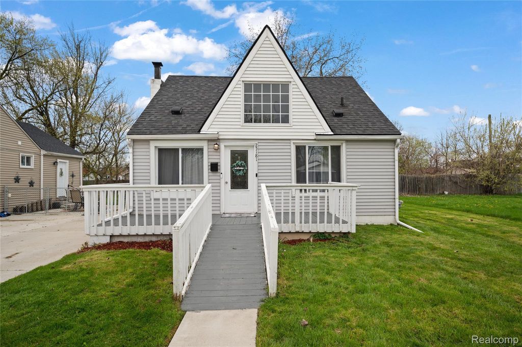 25181 Lawn Street, Roseville city