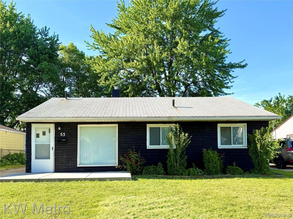 53 E Brickley Avenue, Hazel Park city