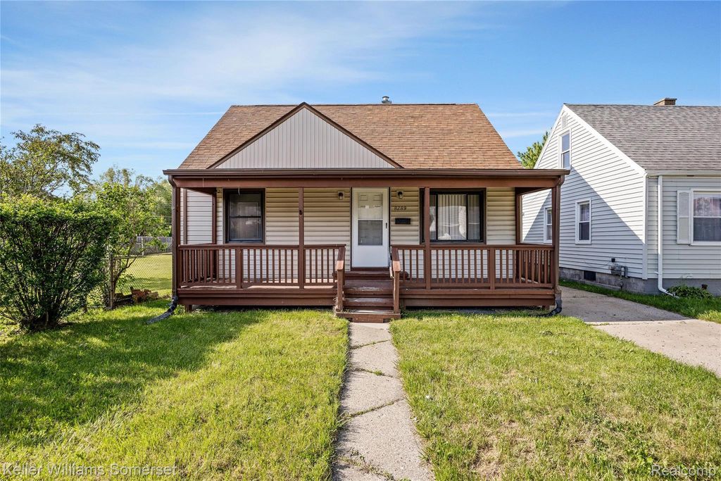 8289 Ford Avenue, Warren city