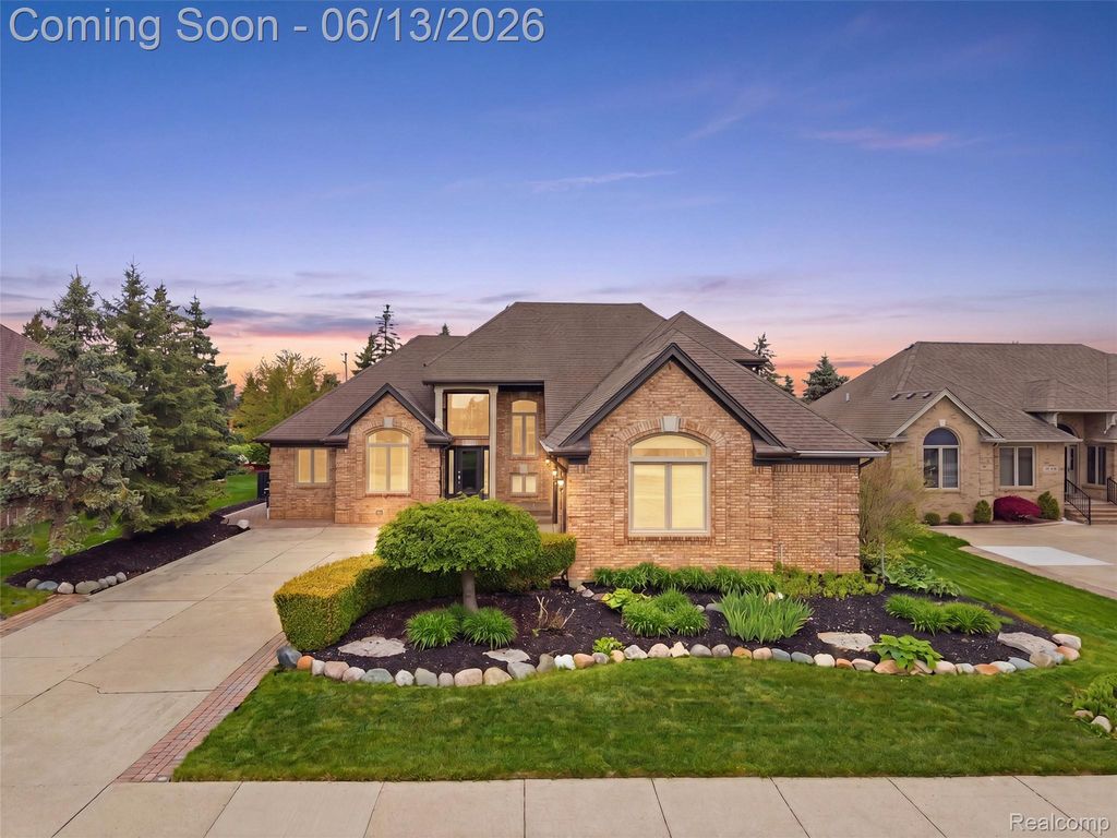 16137 Darlene Drive, Macomb township