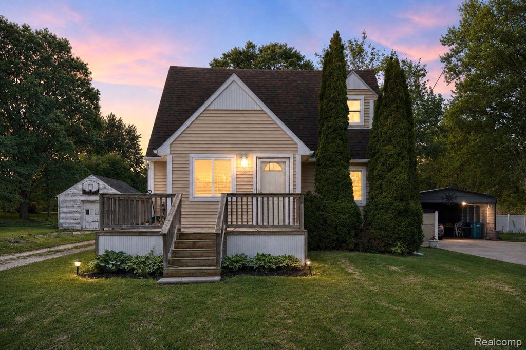 12463 W Lennon Road, Clayton charter township