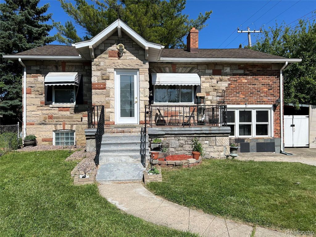 24932 Marigold Avenue, Warren city