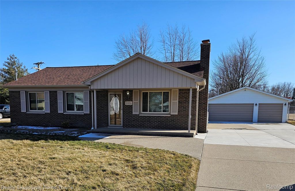 2458 Lindell Road, Sterling Heights city