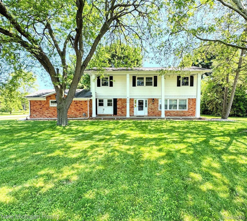 6139 Pebbleshire Circle, Grand Blanc charter township