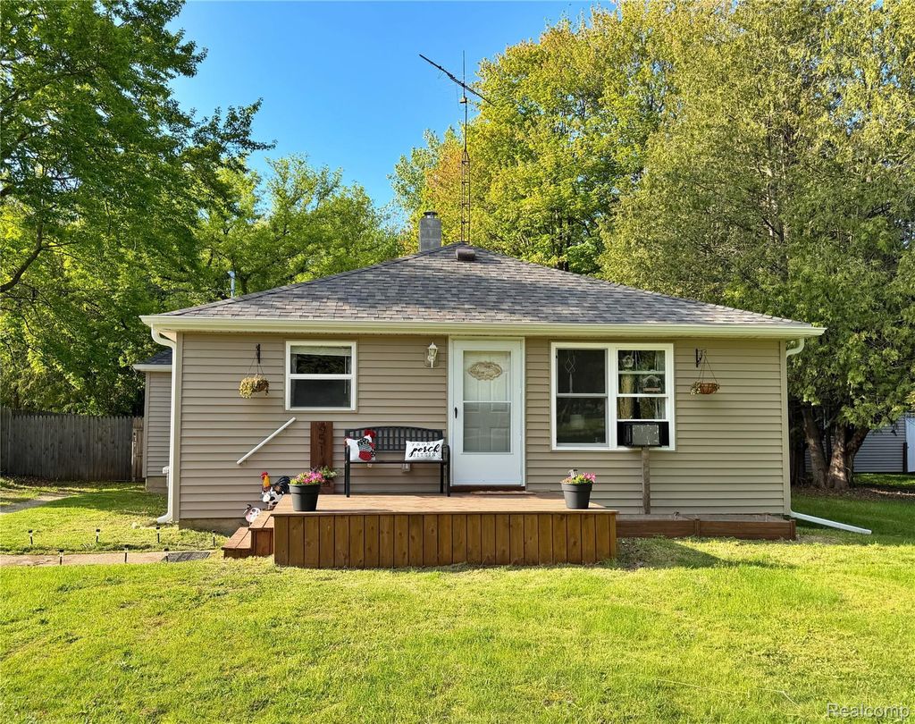 4514 Sebewaing Road, Grant township